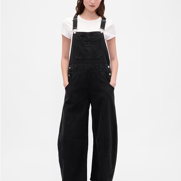 GAP Pants - GAP washed black barrel overalls size medium